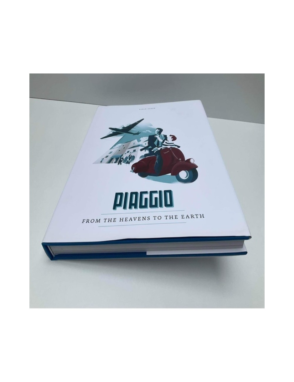 Libro Piaggio From The Heavens To The Earth, autore Paolo Zanon, versione inglese.  255 pagine, stampa su carta di alta qualità.