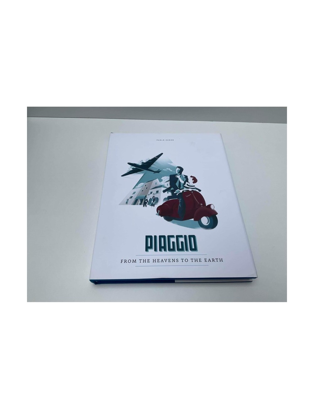 Libro Piaggio From The Heavens To The Earth, autore Paolo Zanon, versione inglese.  255 pagine, stampa su carta di alta qualità.