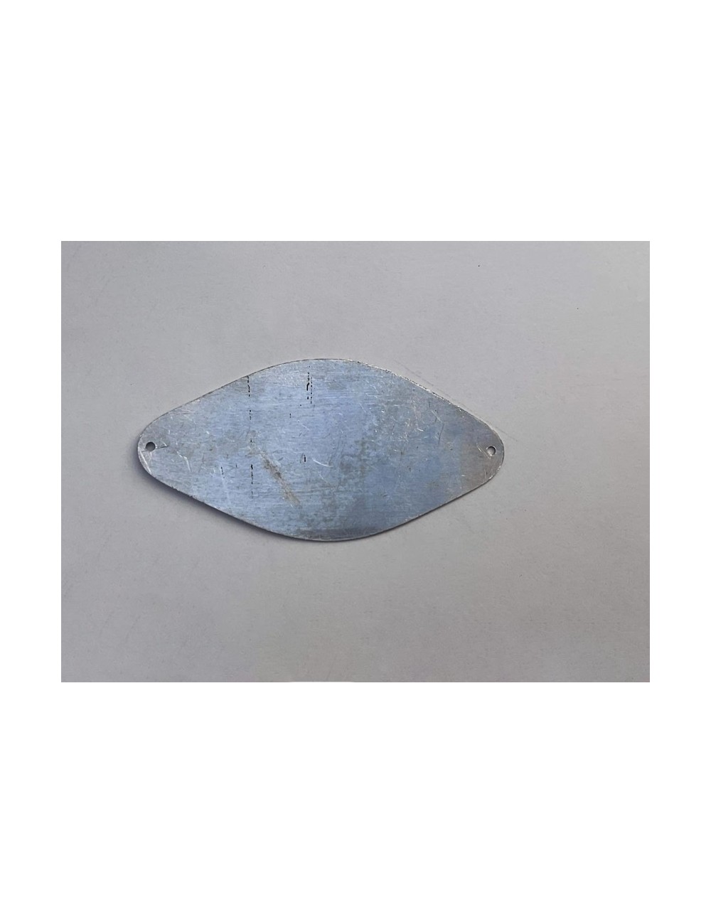 Targhetta concessionario G.Stradi - A.Rizzi. Dimensioni: 6,5 cm x 3 cm