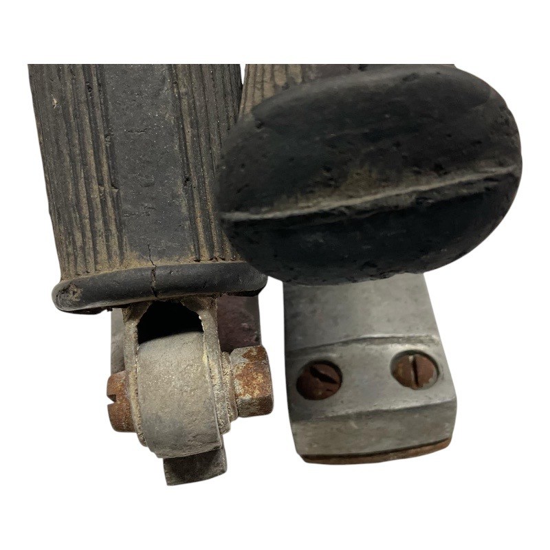 Poggiapiedi per Vespa Faro Basso - Comfort e Stile per il Tuo Scooter