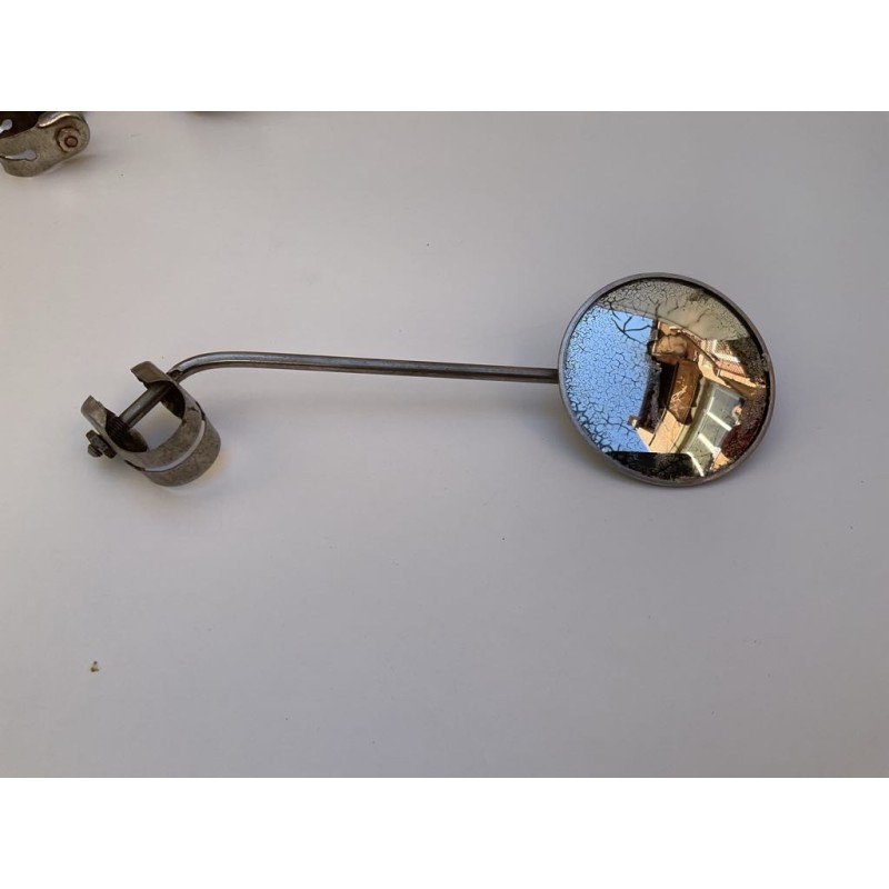 Specchietto retrovisore per manubrio