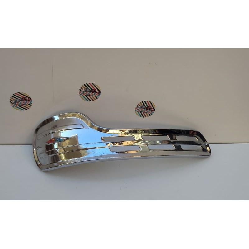 Accessorio cofano Vespa lato sx
