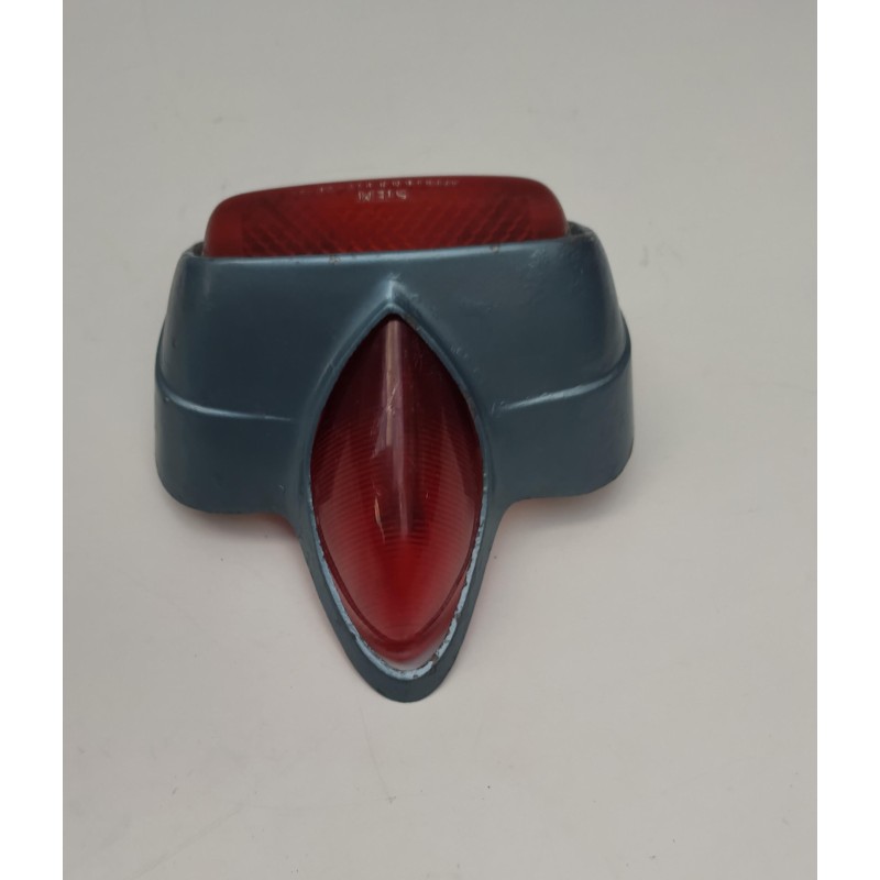Fanalino posteriore Vespa conservato