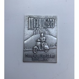 Placca Medioevo in Vespa cm 8,5X 6
