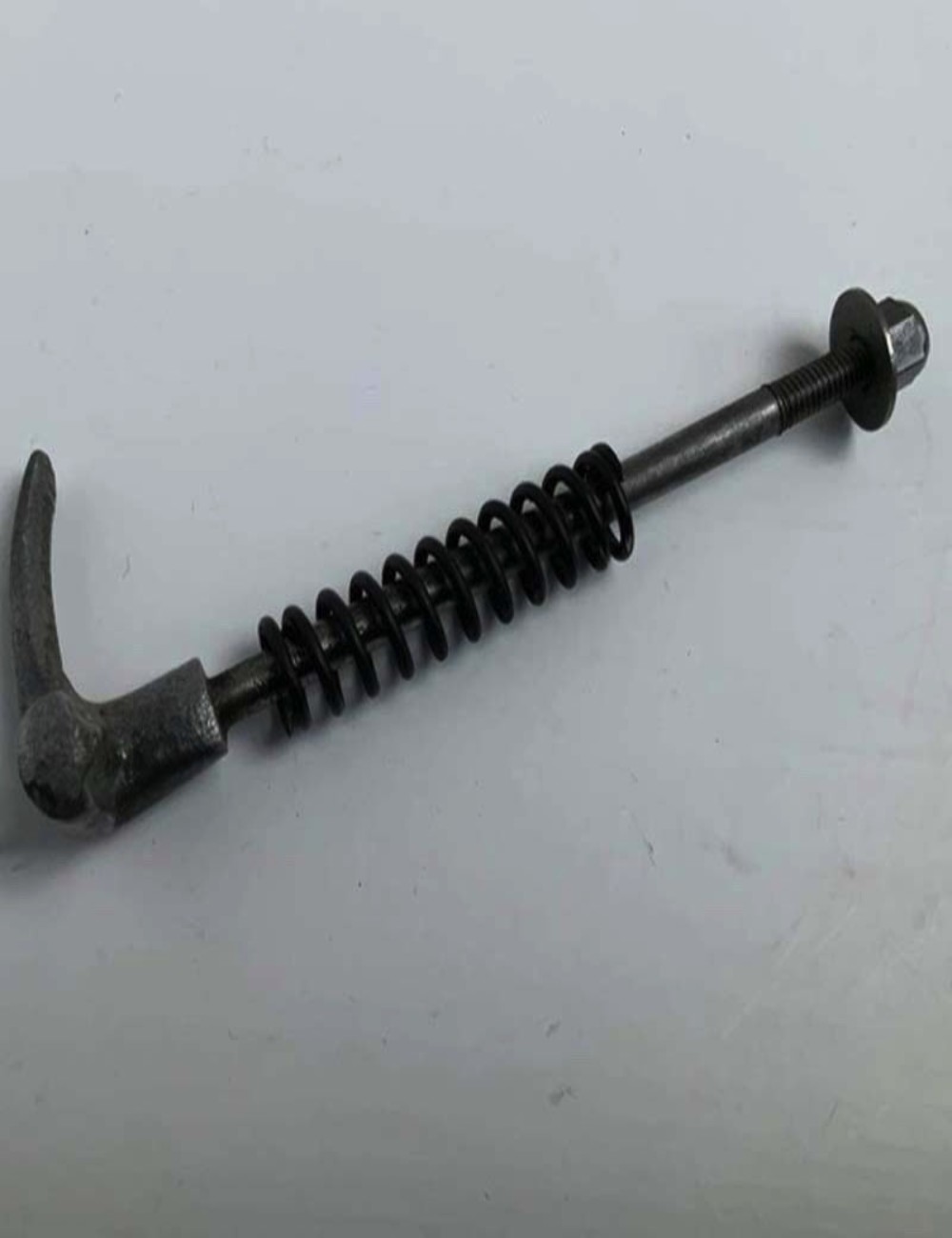 Gancio di chiusura cofani