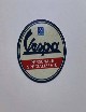 Adesivo concessionario Vespa. Dimensioni: 4,2 cmx 4,2 cm