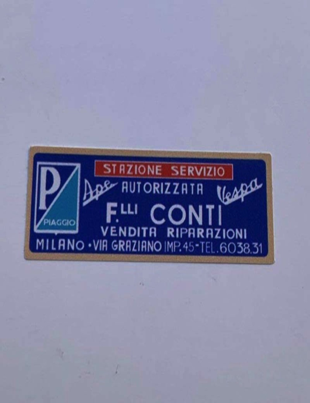 Adesivo concessionario F.lli Conti. Dimensione: 5,7 cm x 1,2 cm.
