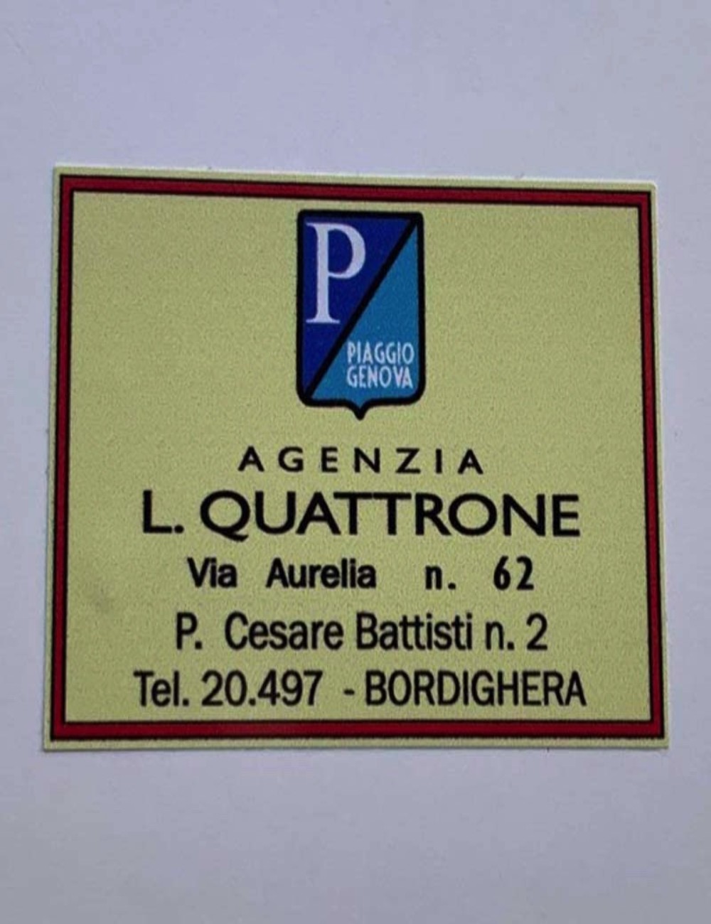 Adesivo concessionario L. Quattrone. Dimensioni: 5,4 cm x 4 cm.