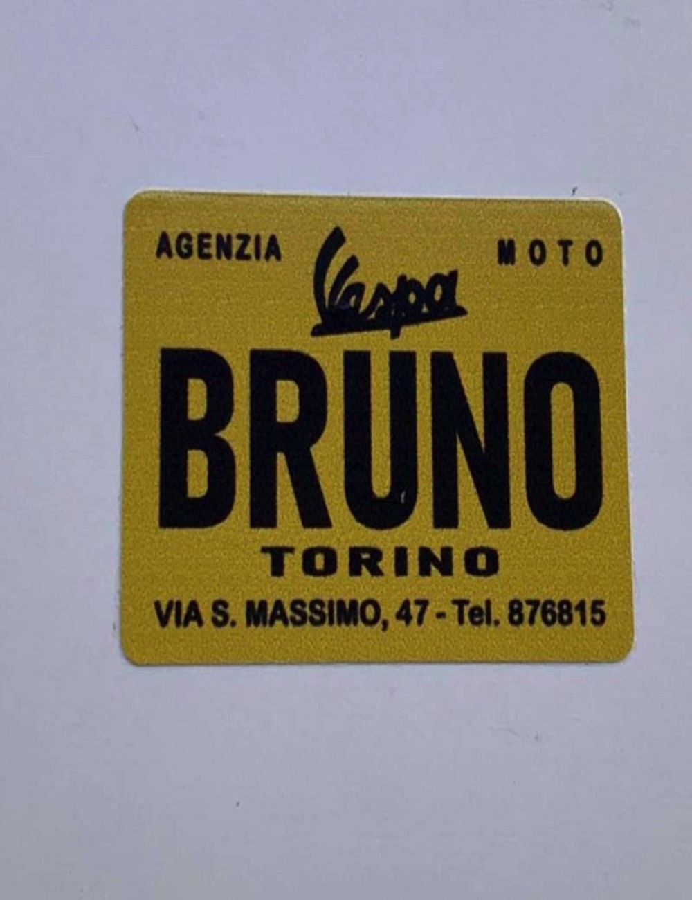 Adesivo concessionario Bruno. Dimensioni: 5 cm x 3,5 cm.