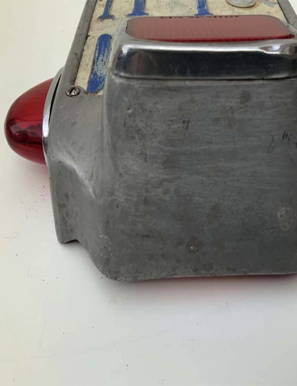 Portatarga moto Vespa e lambretta. La targa nella foto non è inclusa
