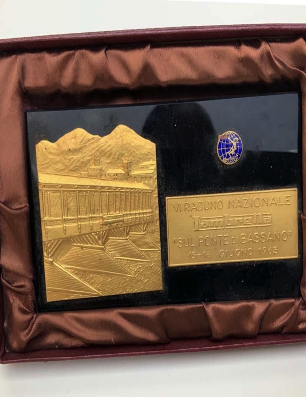 Placca VI raduno nazionale sul ponte di Bassano 15-16/06/1963. Dimensioni 13 cm x 8 cm