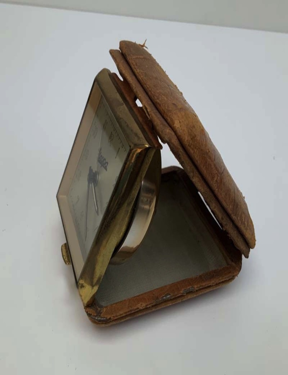 Orologio Vespa da revisionare . Dimensioni: 6,5 cm x 6,5 cm