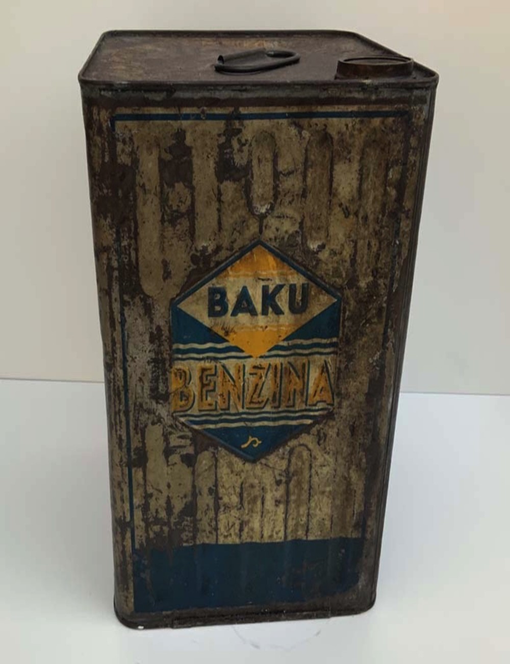 Latta benzina. Dimensioni 24 cm x 35 cm