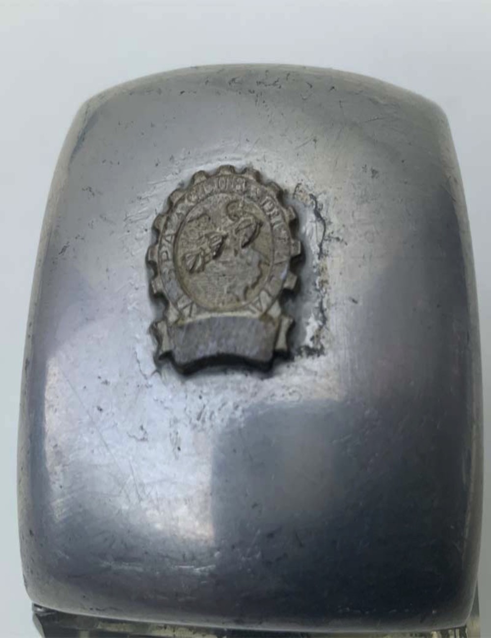 Porta calamaio Vespa Club Europe. Dimensioni  6 cm x 6, 5 cm