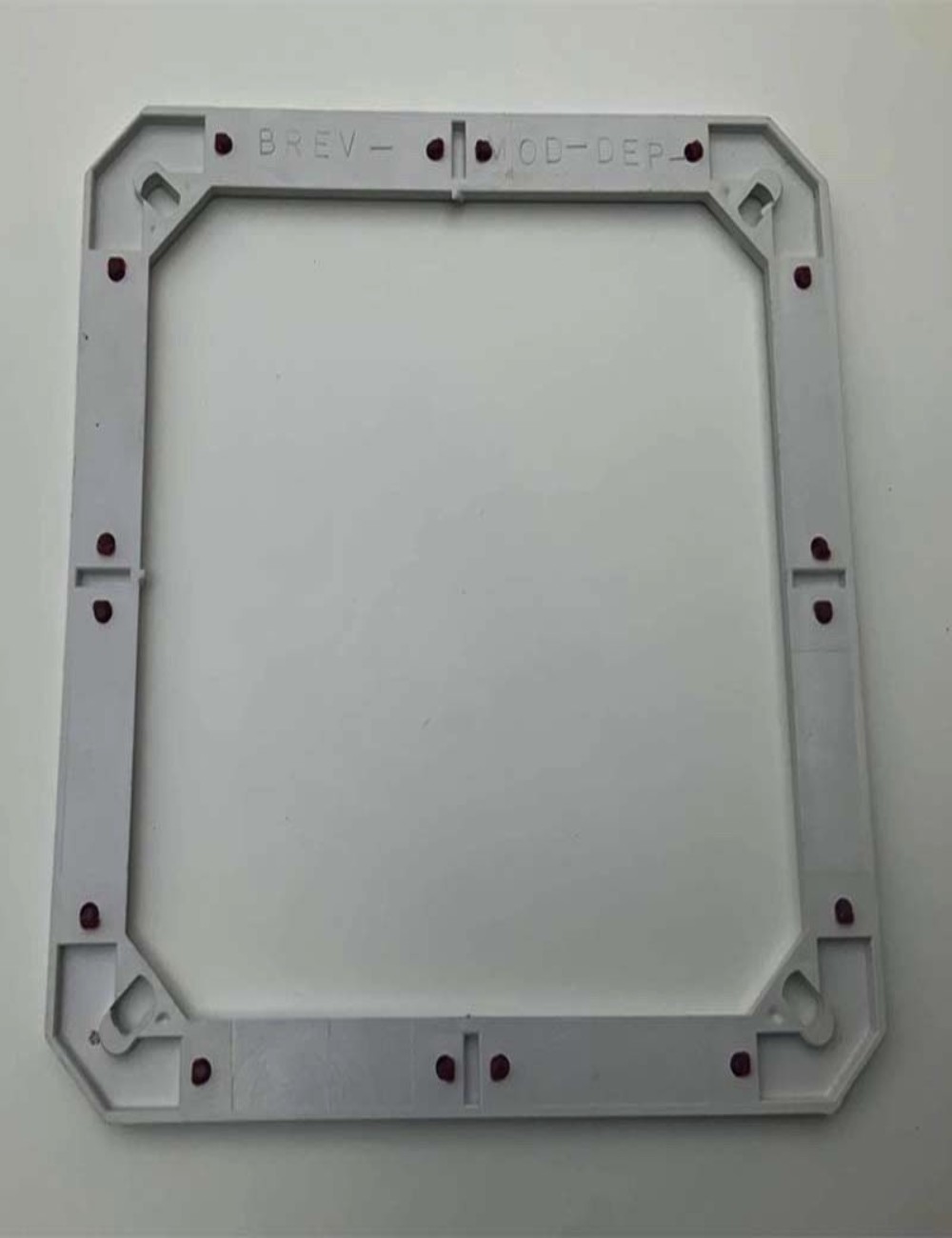 Cornice targa con catarifrangente