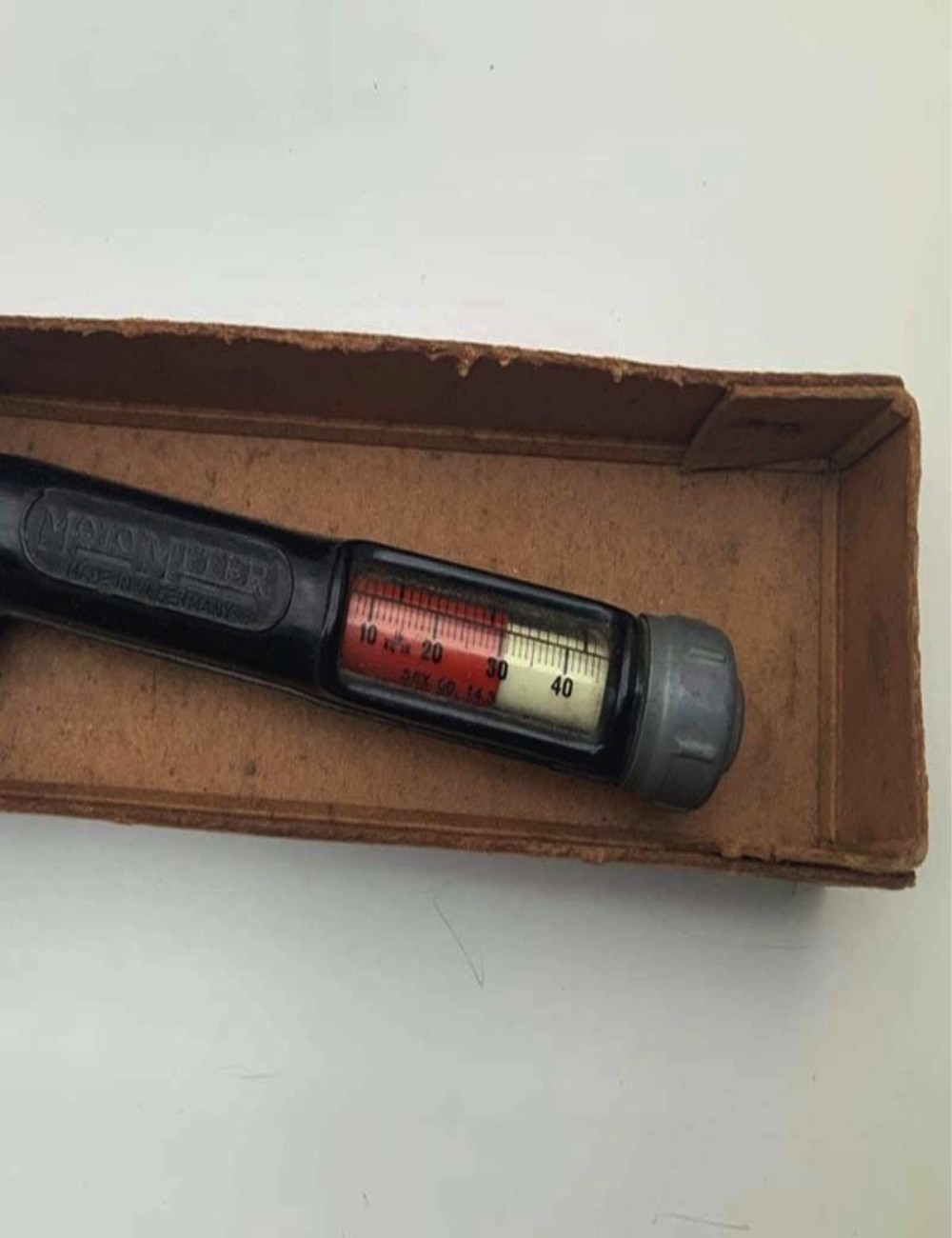Misuratore pressione pneumatici in bachelite