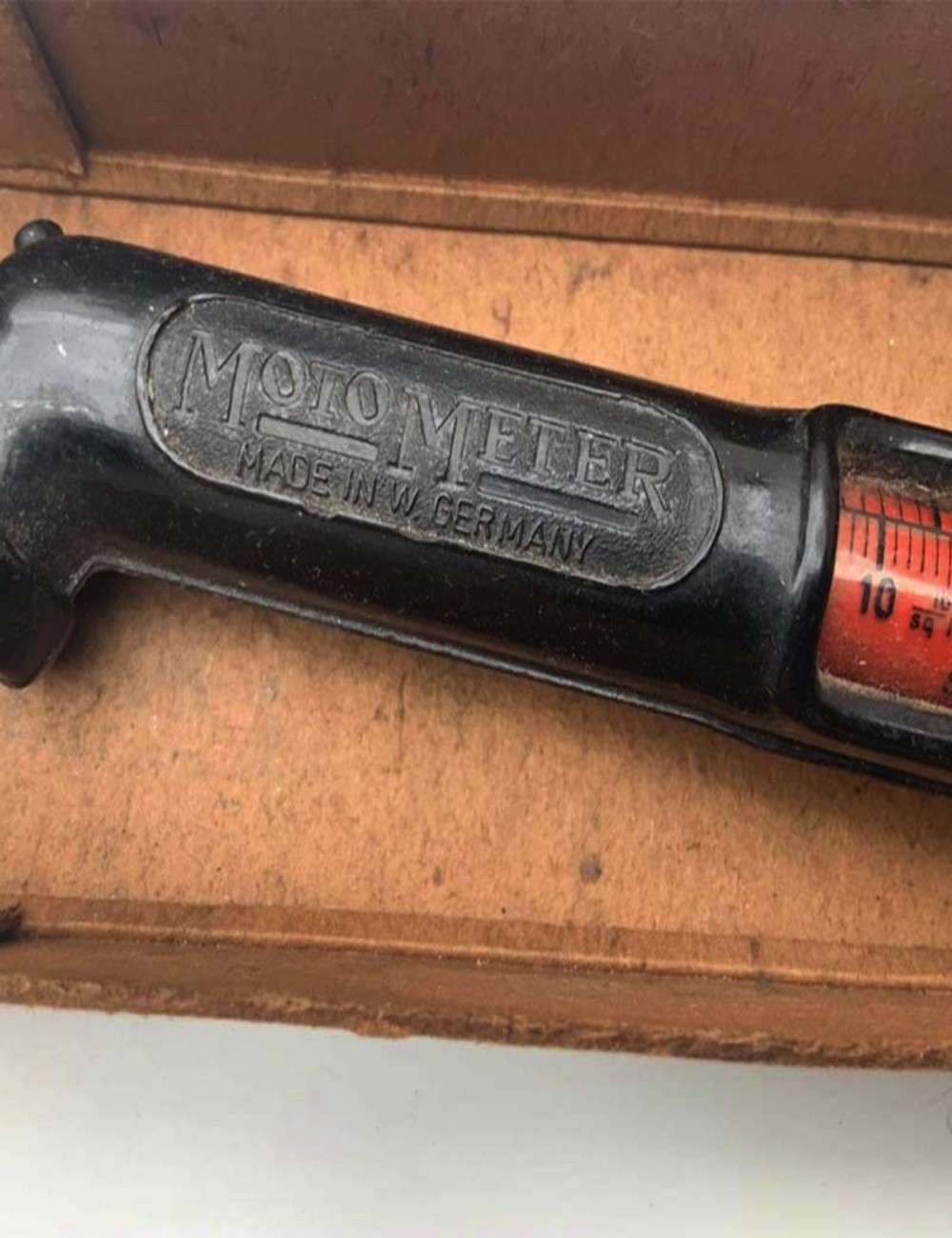 Misuratore pressione pneumatici in bachelite