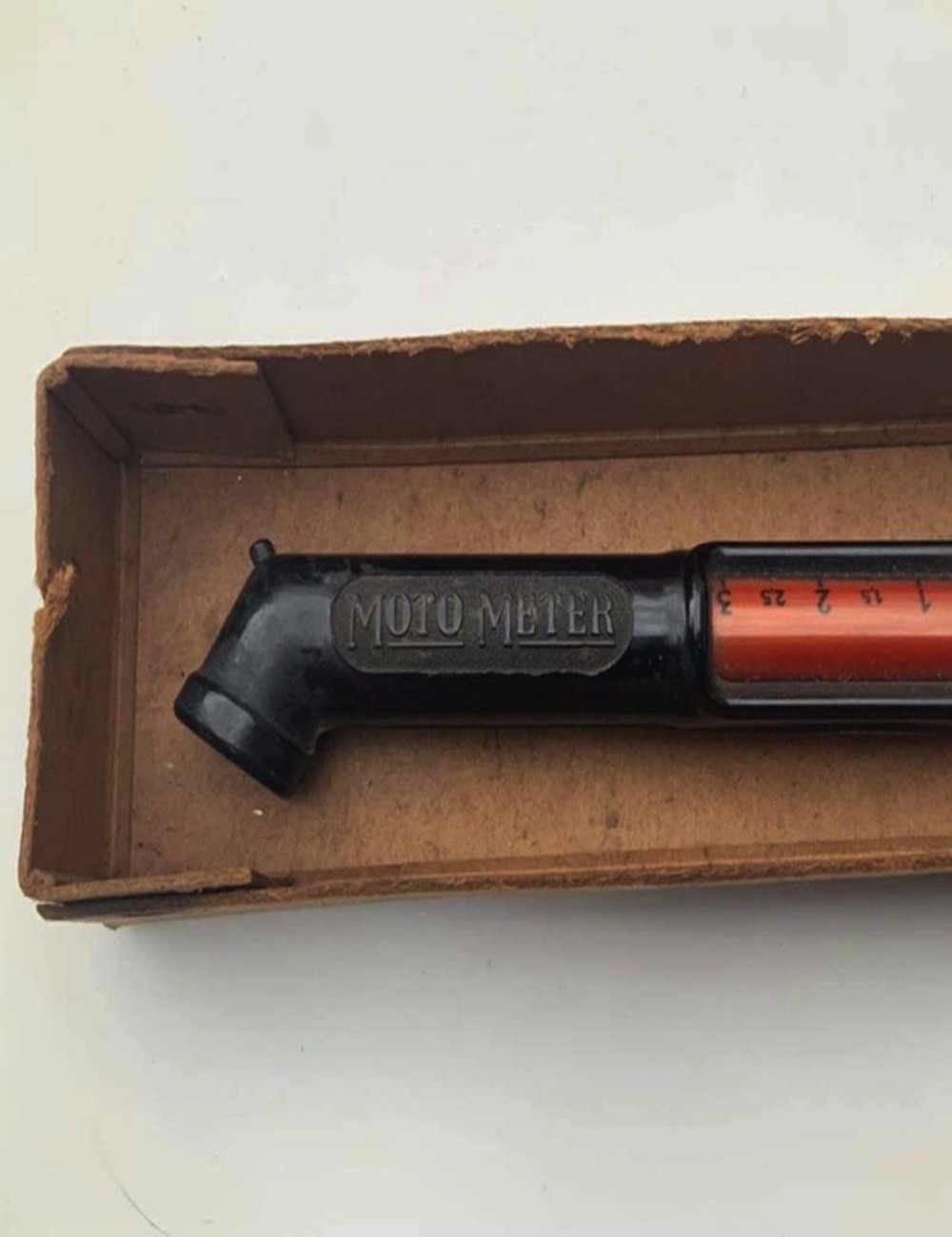 Misuratore pressione pneumatici in bachelite