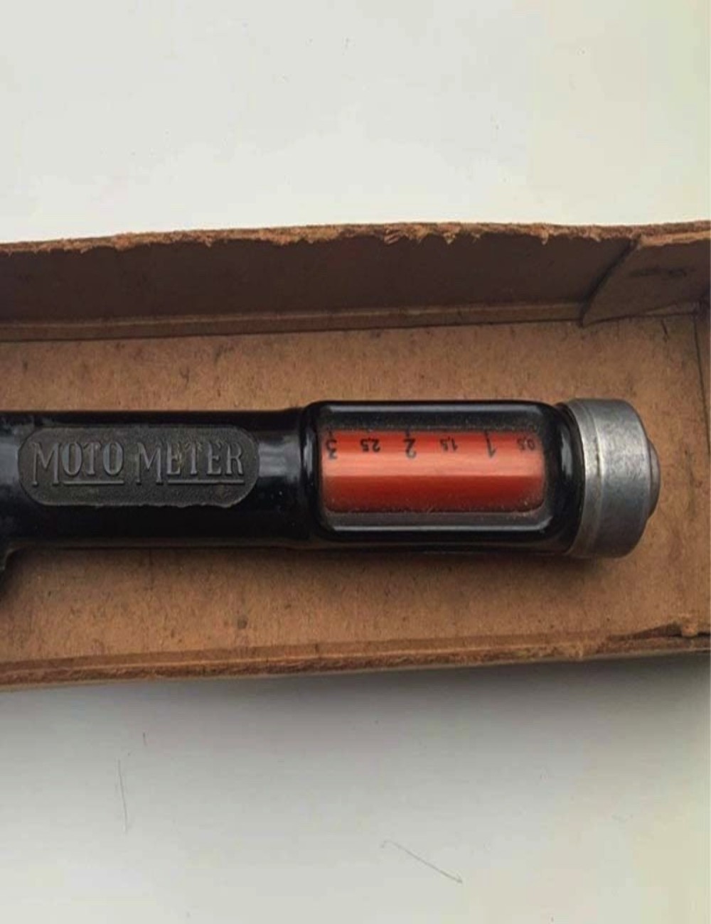 Misuratore pressione pneumatici in bachelite