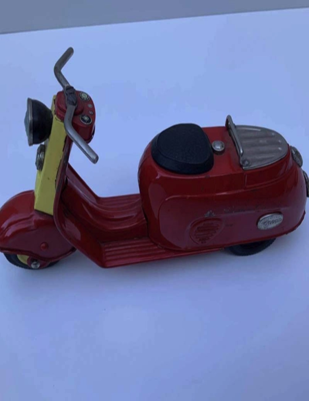 Vespa giocattolo - in latta