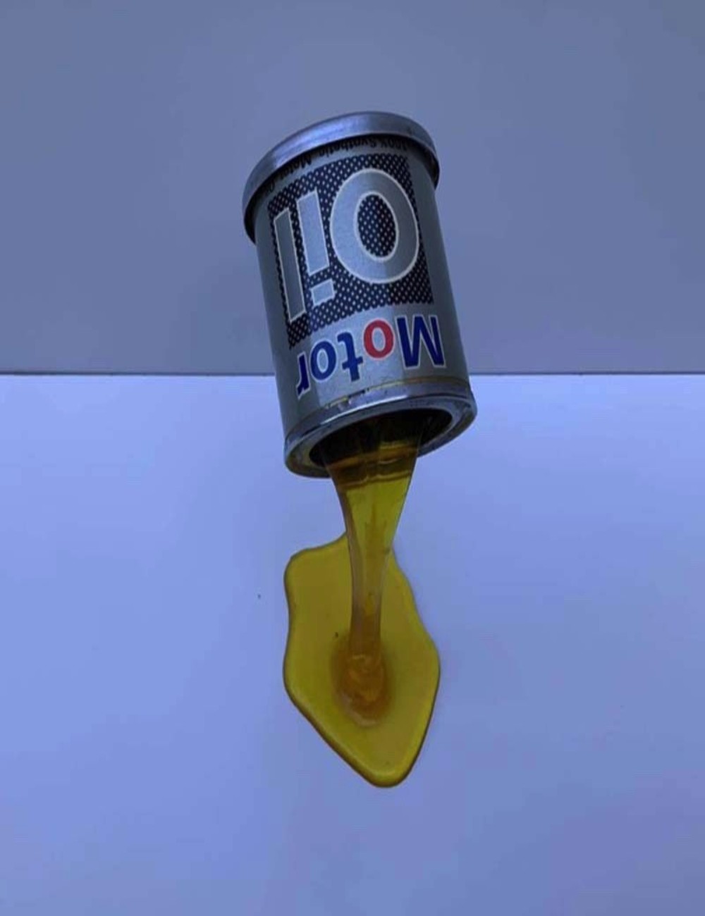 Gadget  salvadanaio Motor Oil. Altezza 16 cm