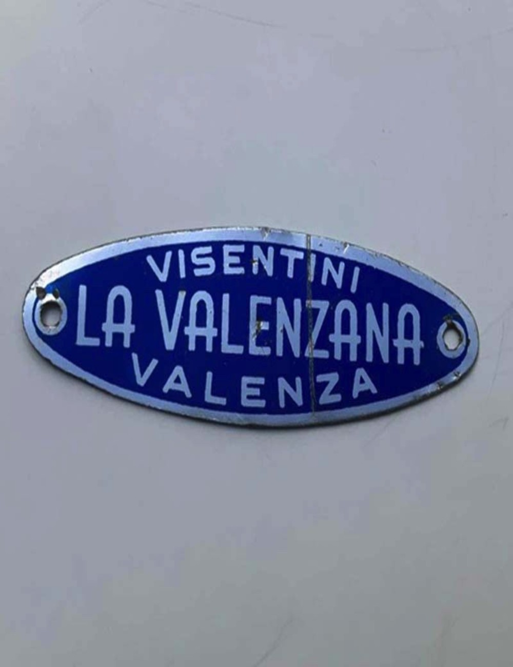 Targhetta concessionario La Valenzana. 5 cm
