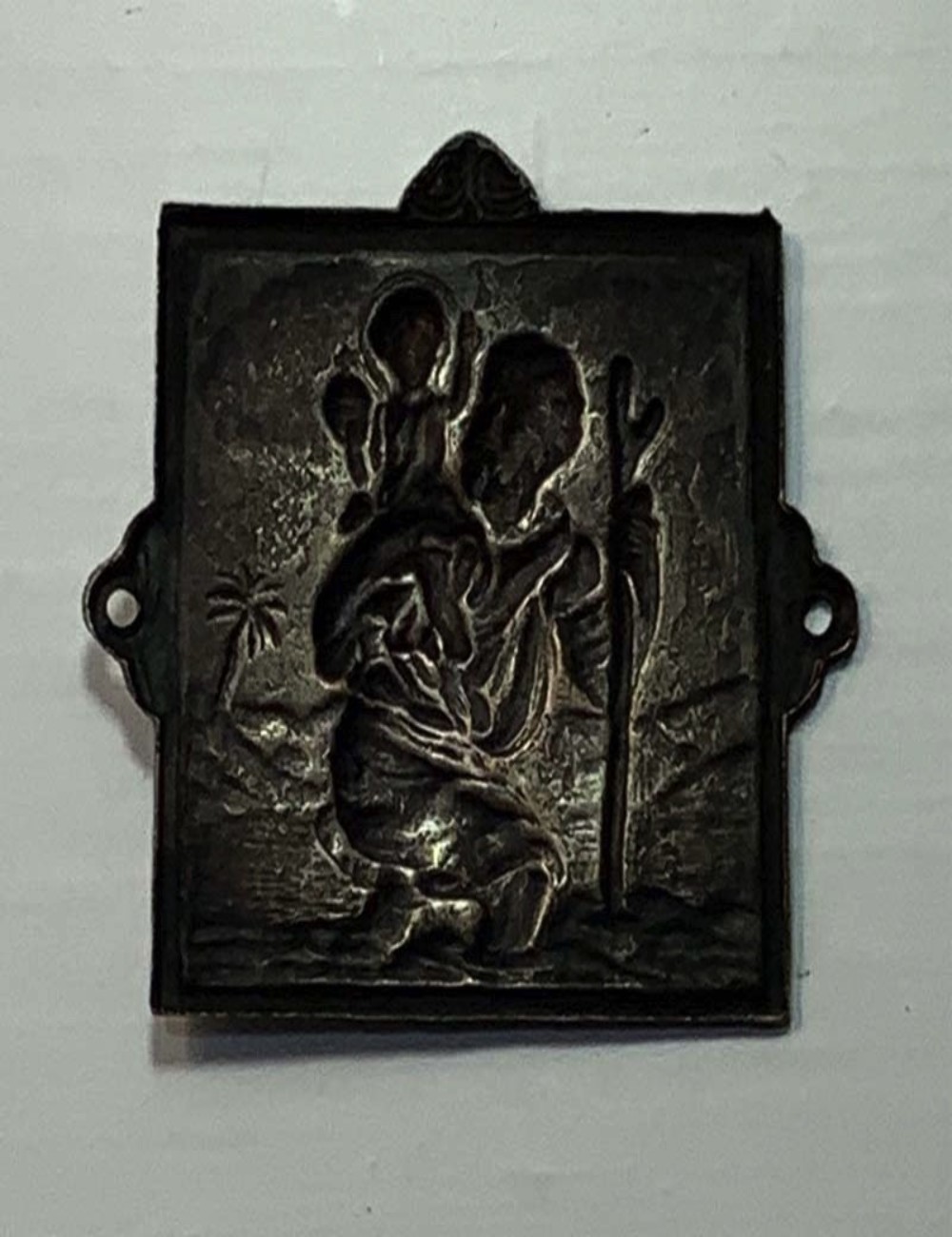 Placca San Cristoforo. Dimensioni 4,3 cm x 4,3 cm