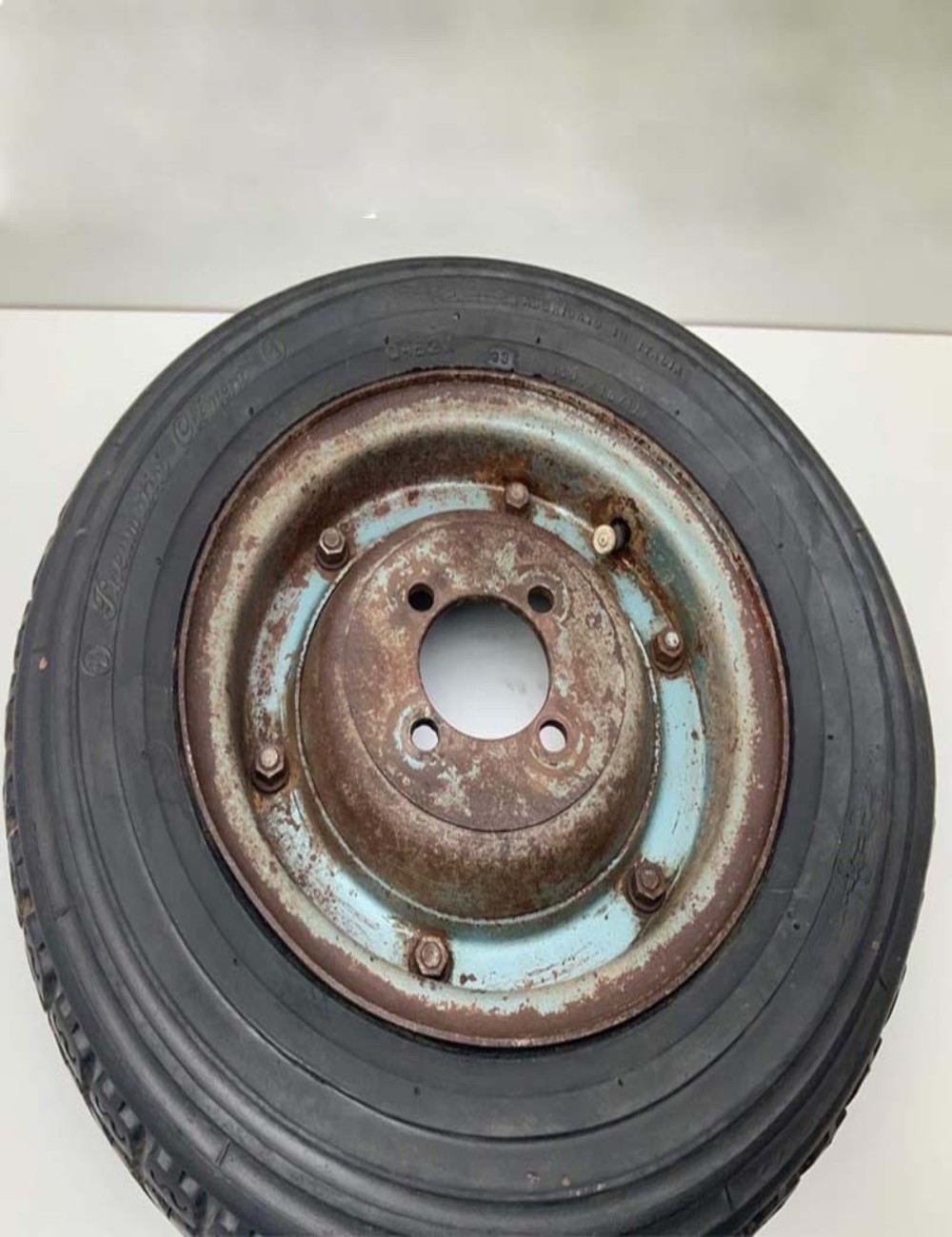 Cerchio Ape faro basso completo di pneumatico