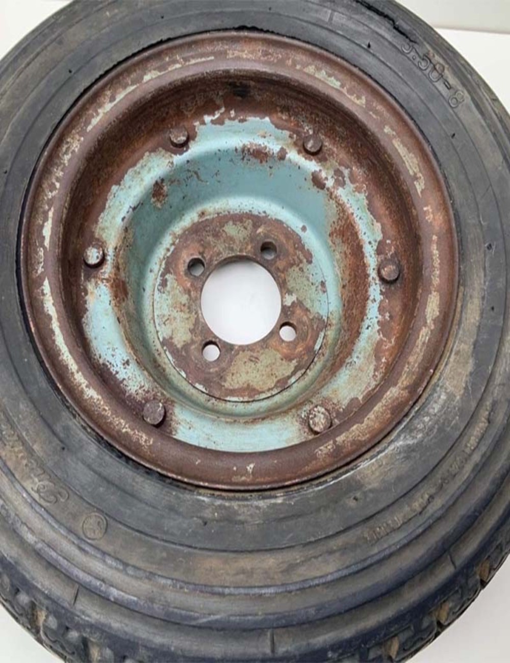 Cerchio Ape faro basso completo di pneumatico